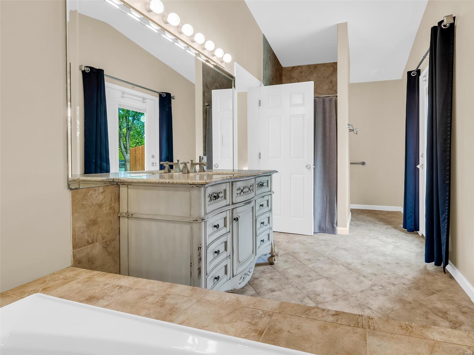 3313 Ringer Road St. Louis, MO 63125 - Photo 15 of 33 Gallery Image 15