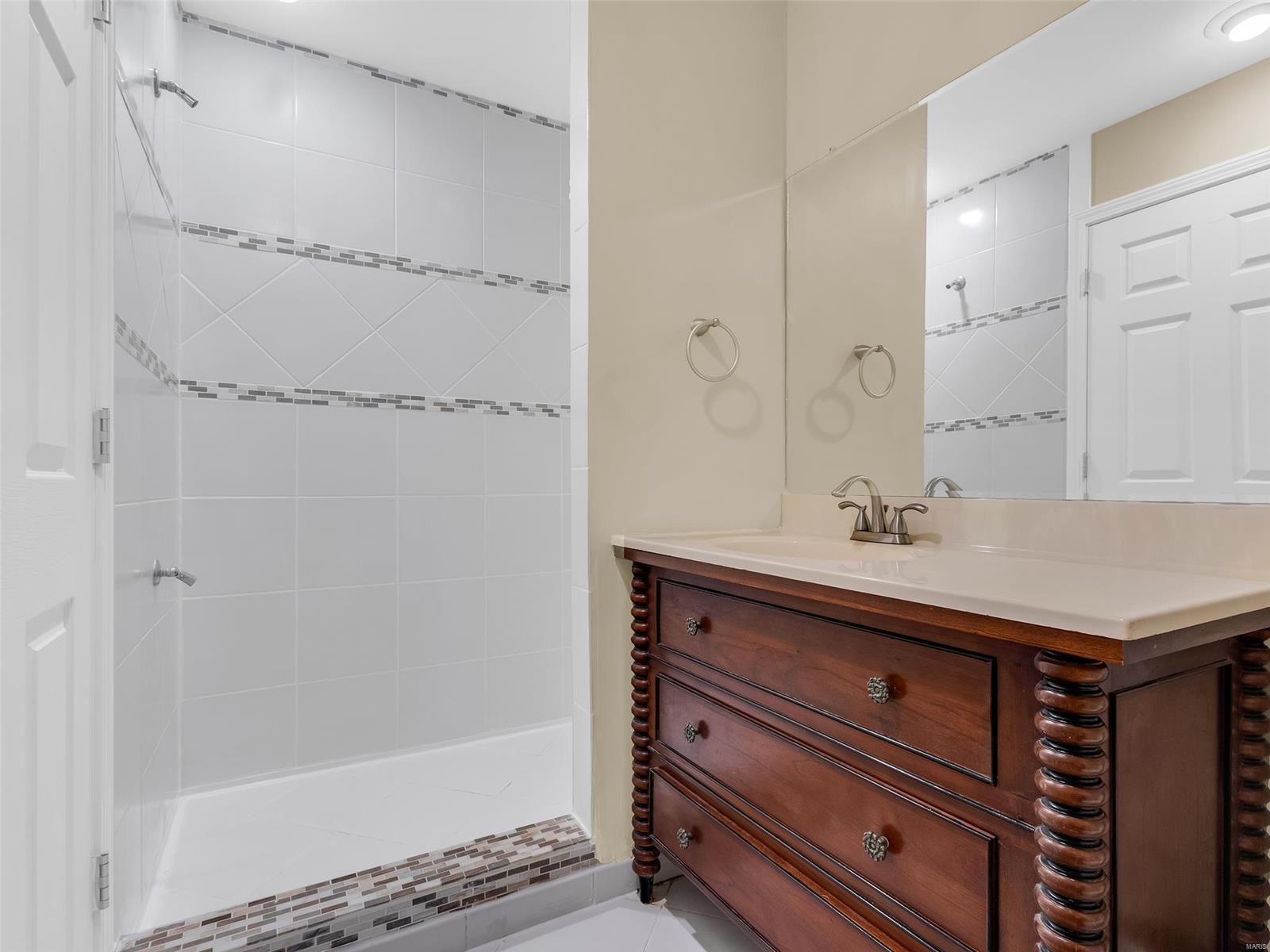 3313 Ringer Road St. Louis, MO 63125 - Photo 18 of 33 Gallery Image 18