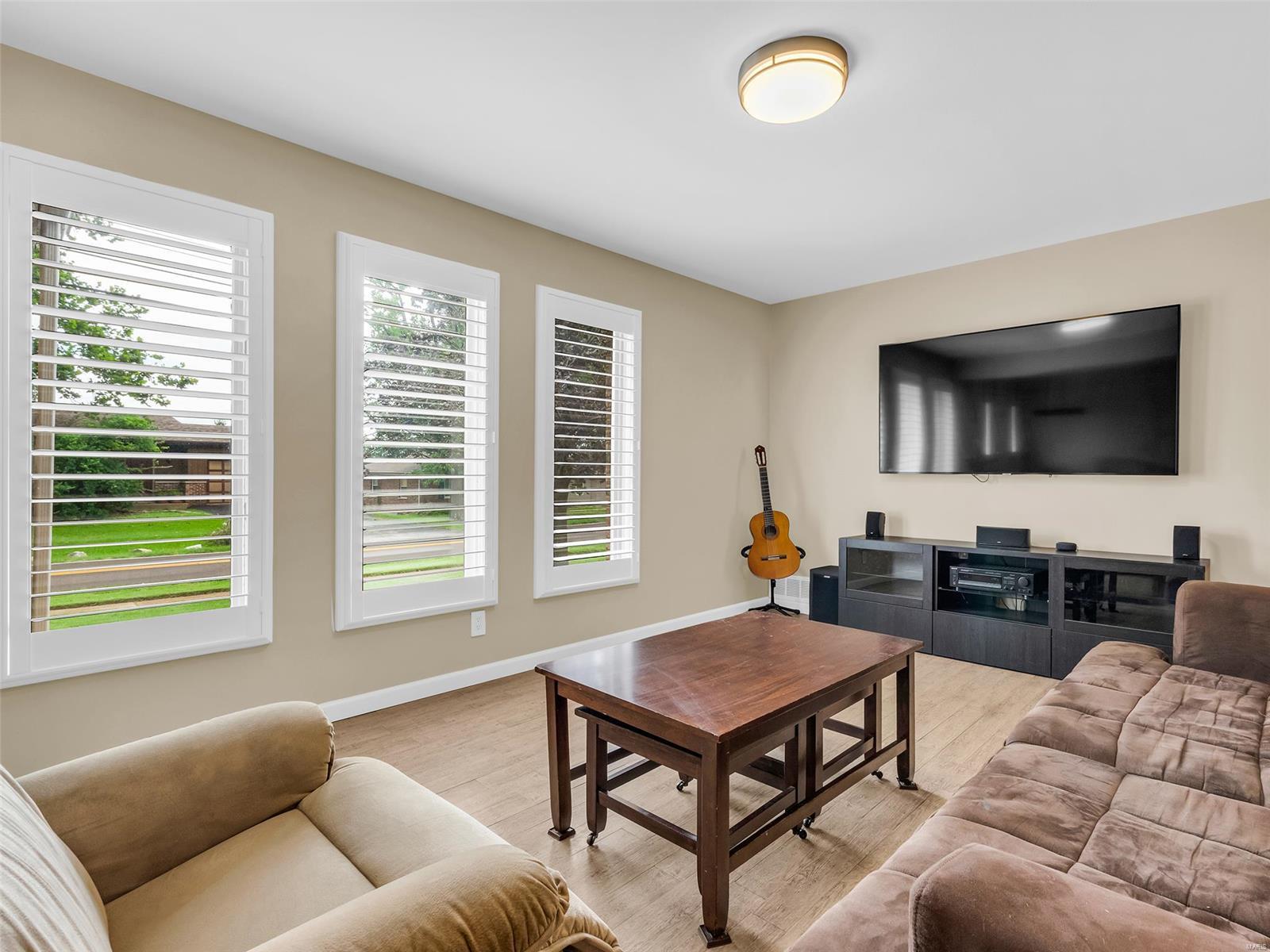 3313 Ringer Road St. Louis, MO 63125 - Photo 8 of 33 Gallery Image 8