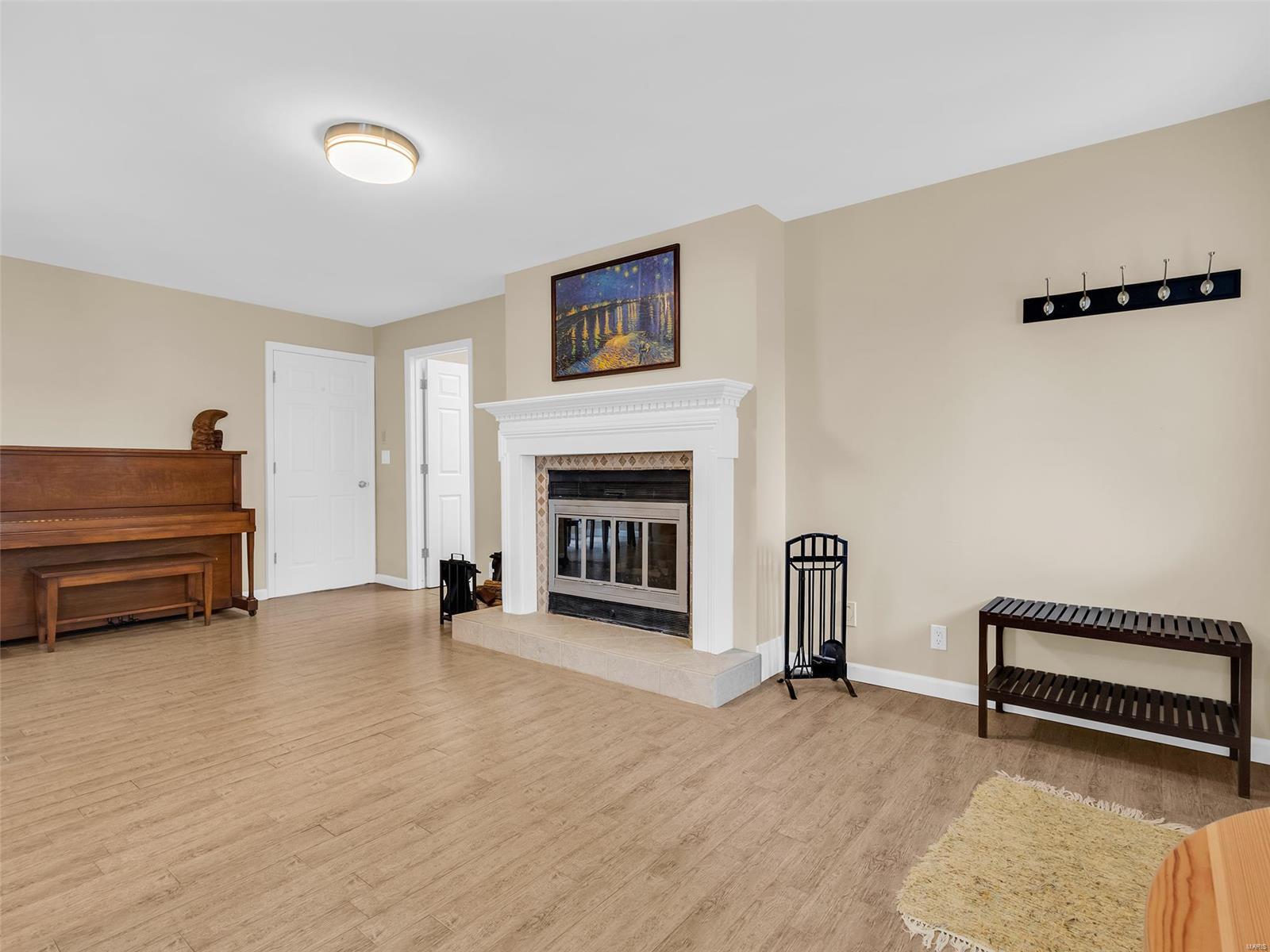 3313 Ringer Road St. Louis, MO 63125 - Photo 10 of 33 Gallery Image 10