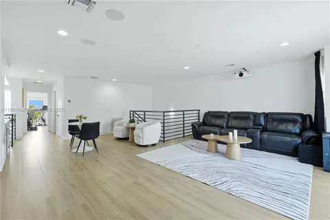 $1,550,000 | 606 Northeast 14th Avenue, Fort Lauderdale, FL 33304