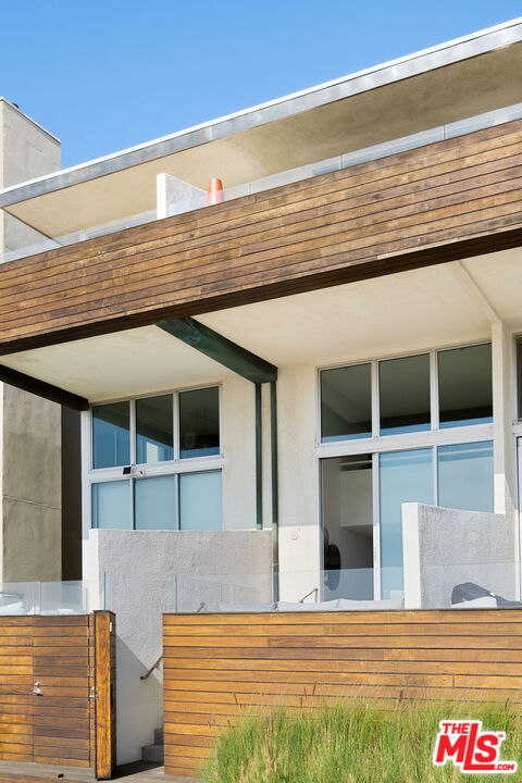 7 Fleet Street, Unit 107 Marina del Rey, CA 90292 - Photo 2 of 24