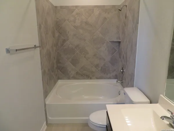 $1,795 | 352 Blacktail Drive, New Braunfels, TX 78130