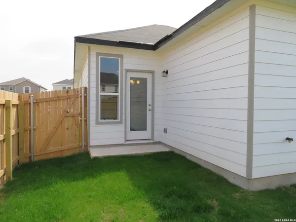 $1,795 | 352 Blacktail Drive, New Braunfels, TX 78130