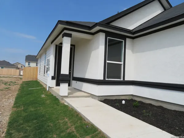 $1,795 | 352 Blacktail Drive, New Braunfels, TX 78130