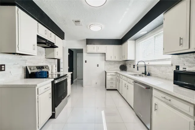 $2,200 | 10127 Fernstone Lane, Houston, TX 77070