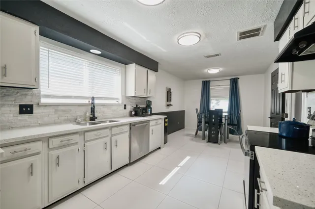 $2,200 | 10127 Fernstone Lane, Houston, TX 77070