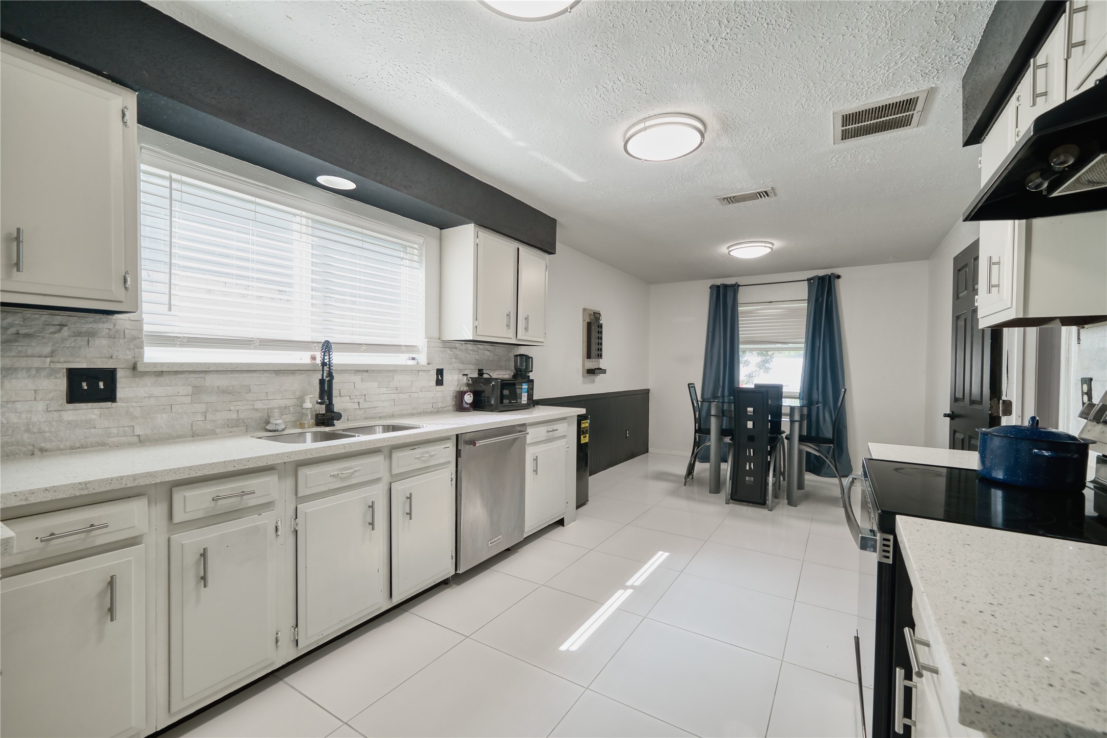 10127 Fernstone Lane Houston, TX 77070 - Photo 19 of 27