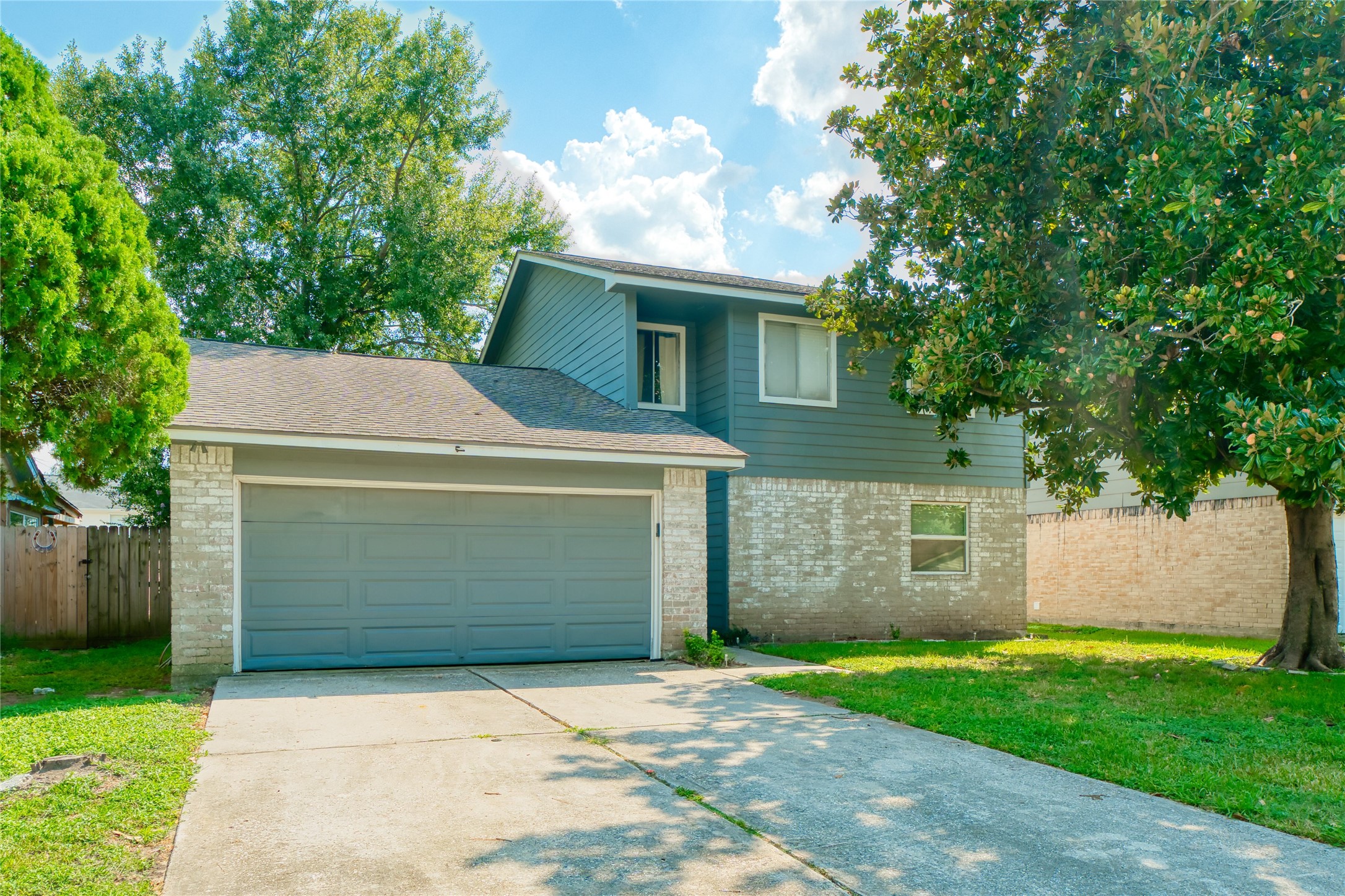 10127 Fernstone Lane Houston, TX 77070 - Photo 2 of 27