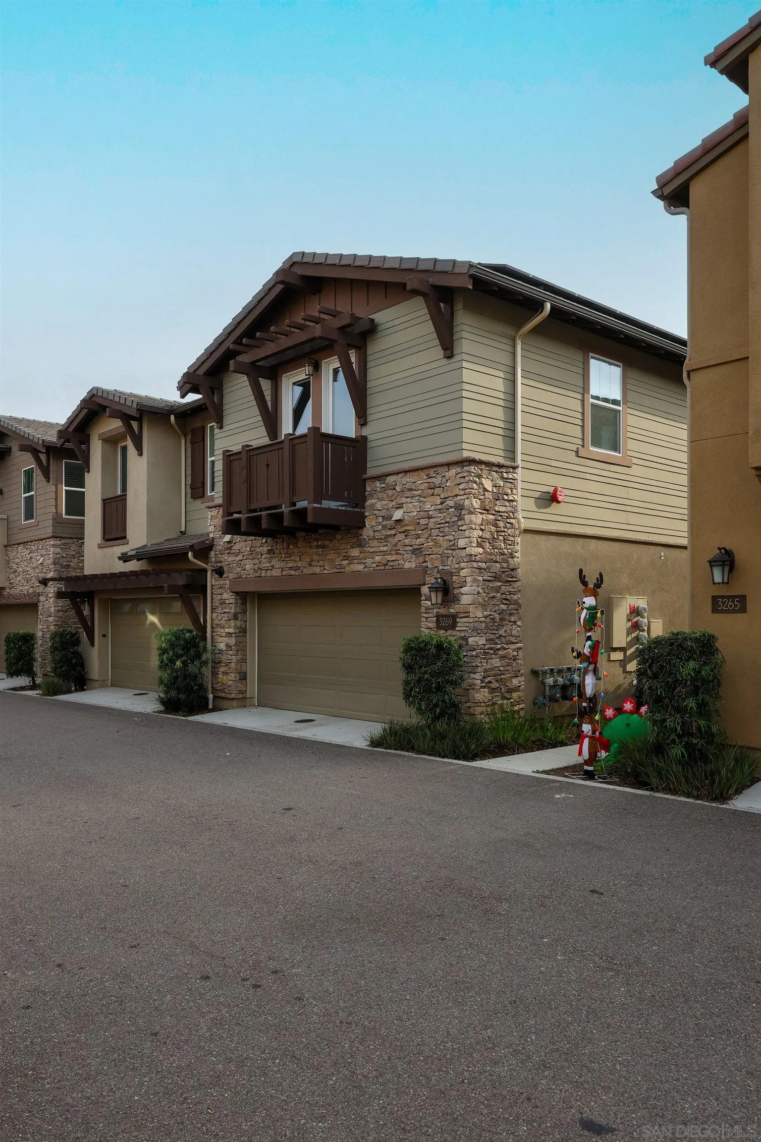 3269 Vestra Way Carlsbad, CA 92010 - Photo 2 of 57