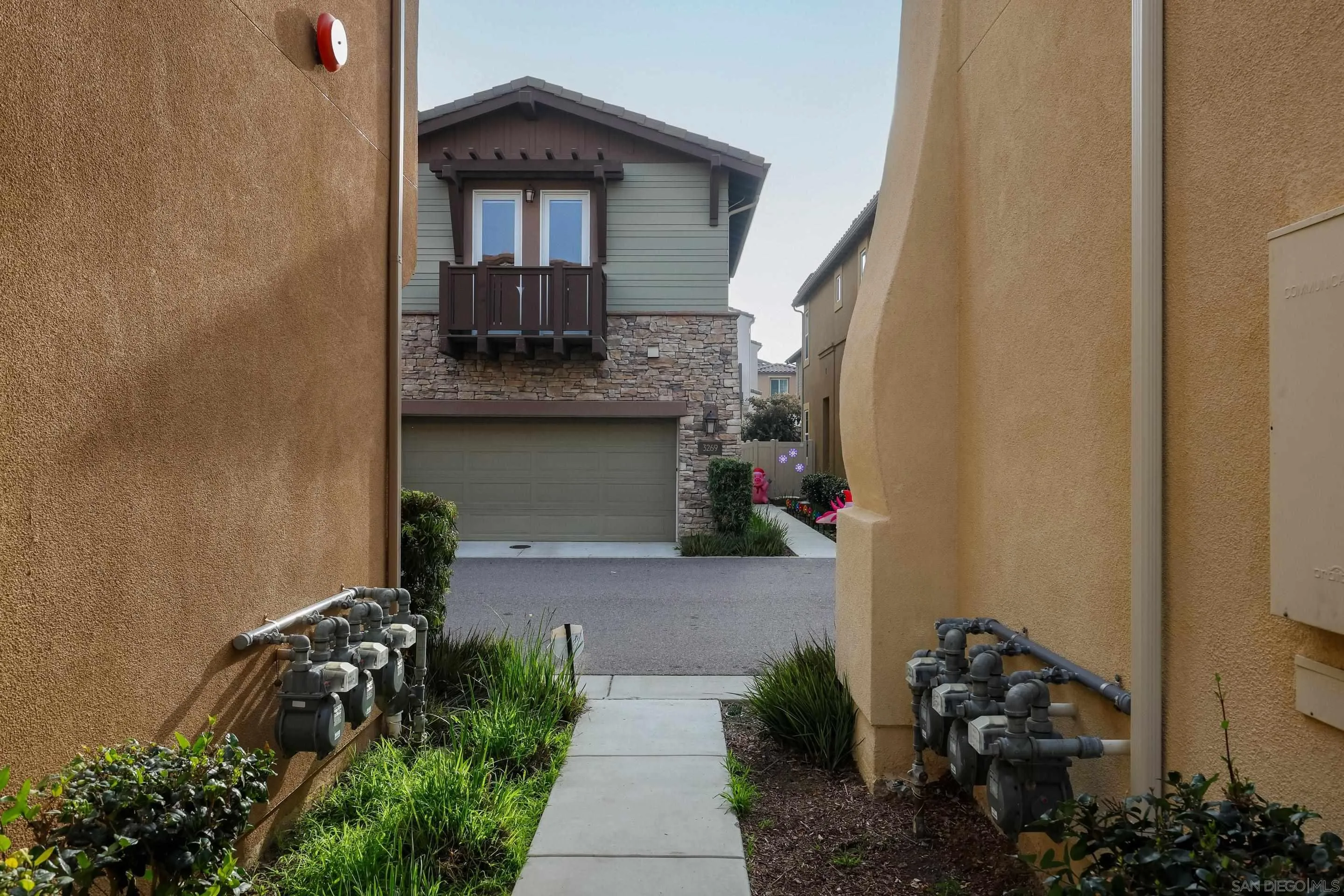 3269 Vestra Way Carlsbad, CA 92010 - Photo 3 of 57