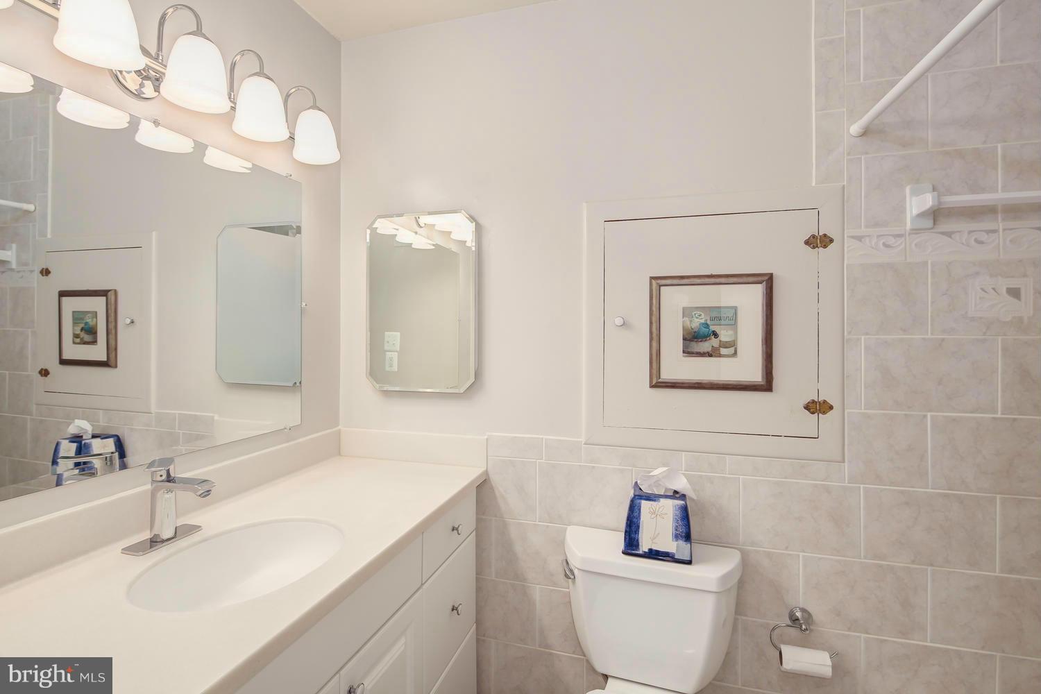 9900 Vale Road Vienna, VA 22181 - Photo 17 of 24 Bath