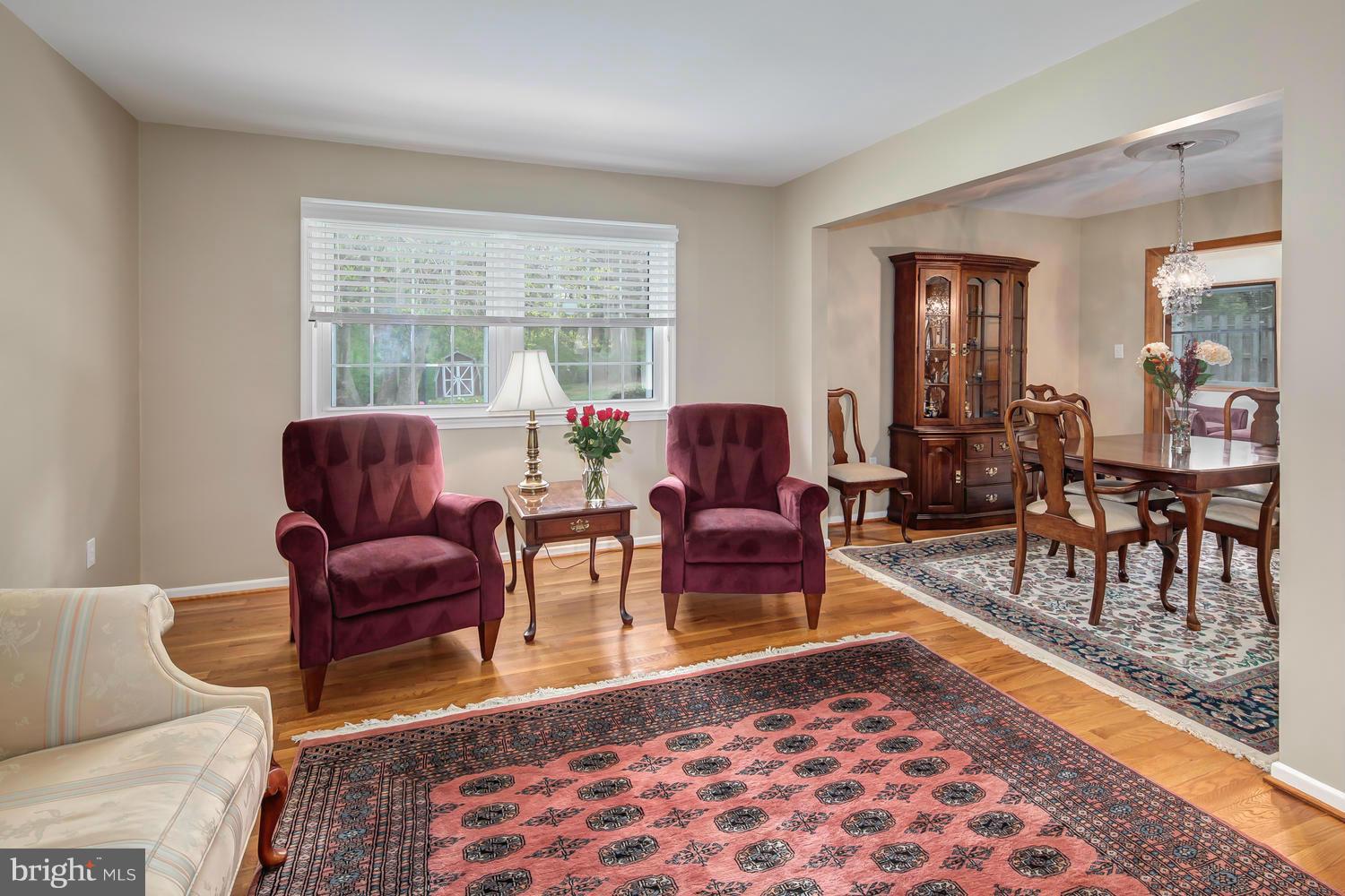 9900 Vale Road Vienna, VA 22181 - Photo 4 of 24 Living Room