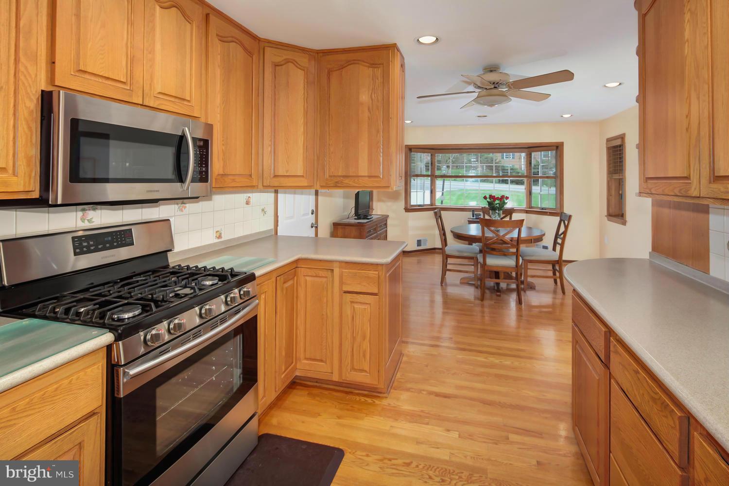 9900 Vale Road Vienna, VA 22181 - Photo 9 of 24 Kitchen