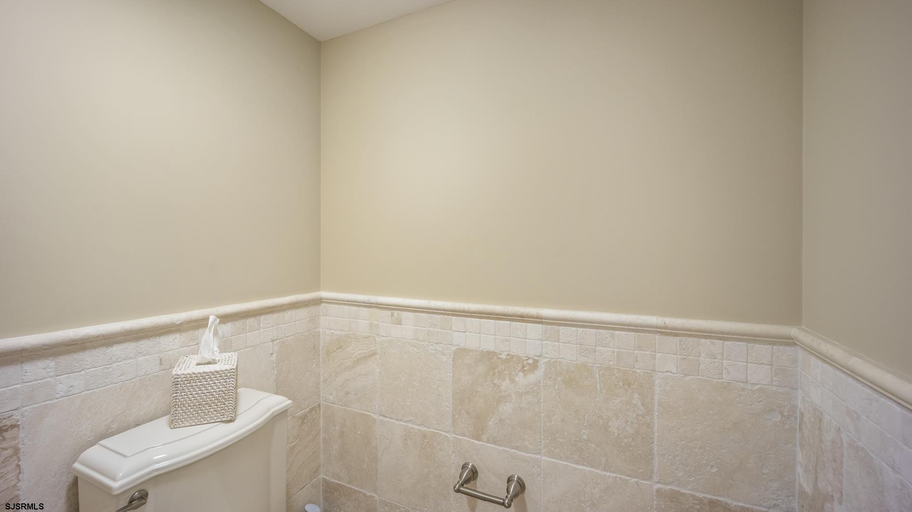23 Walnut Road Ocean City, NJ 08226 - Photo 39 of 47 a view of an empty room