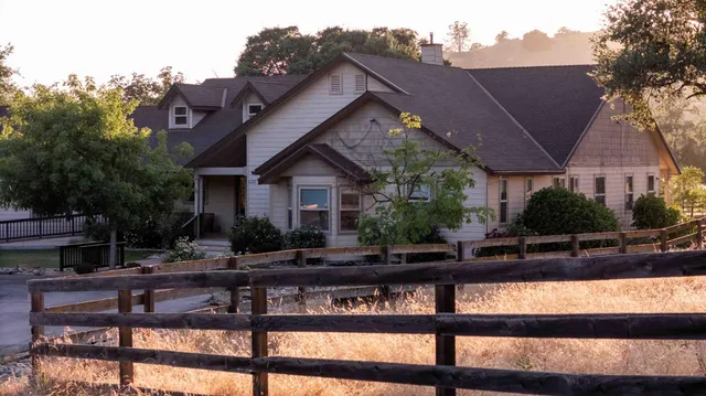 $840,000 | 26027 Auberry Road, Clovis, CA 93619