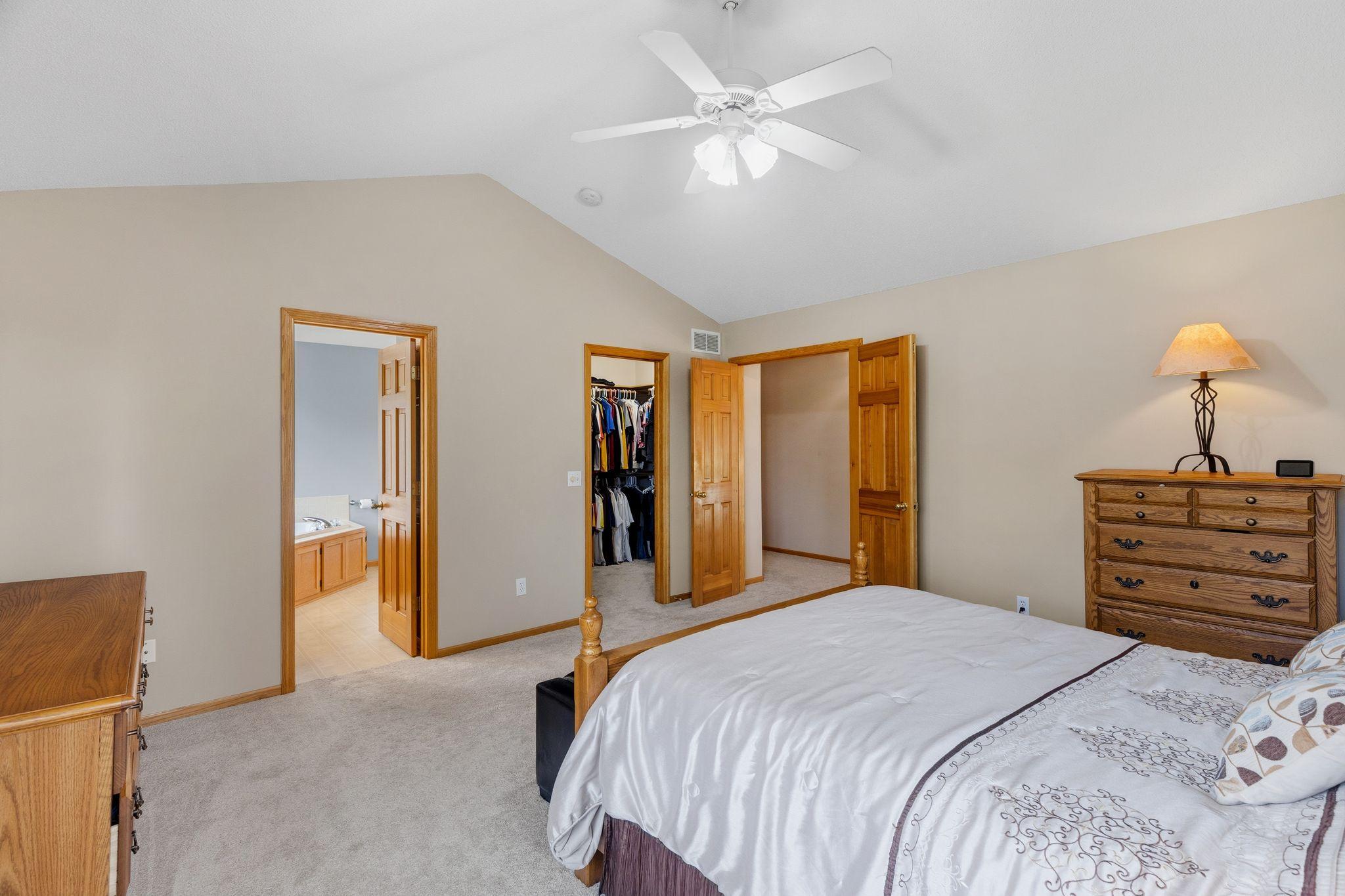 10053 Raleigh Court Woodbury, MN 55129 - Photo 15 of 37