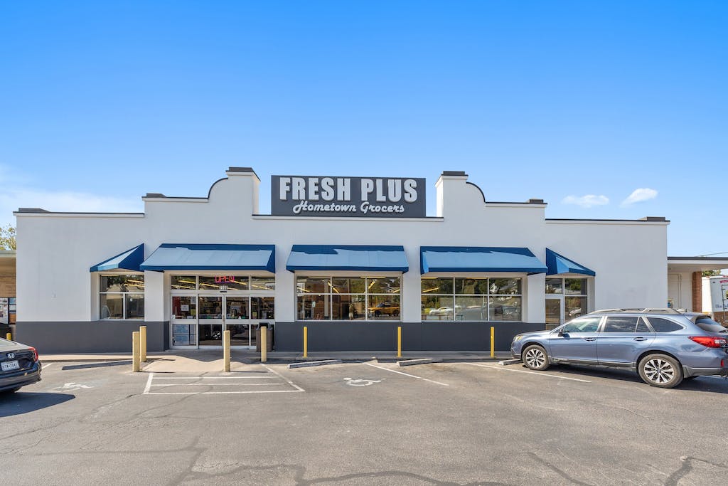 1412 Palo Duro Road Austin, TX 78757 - Photo 28 of 32 a view of a car park in front of building