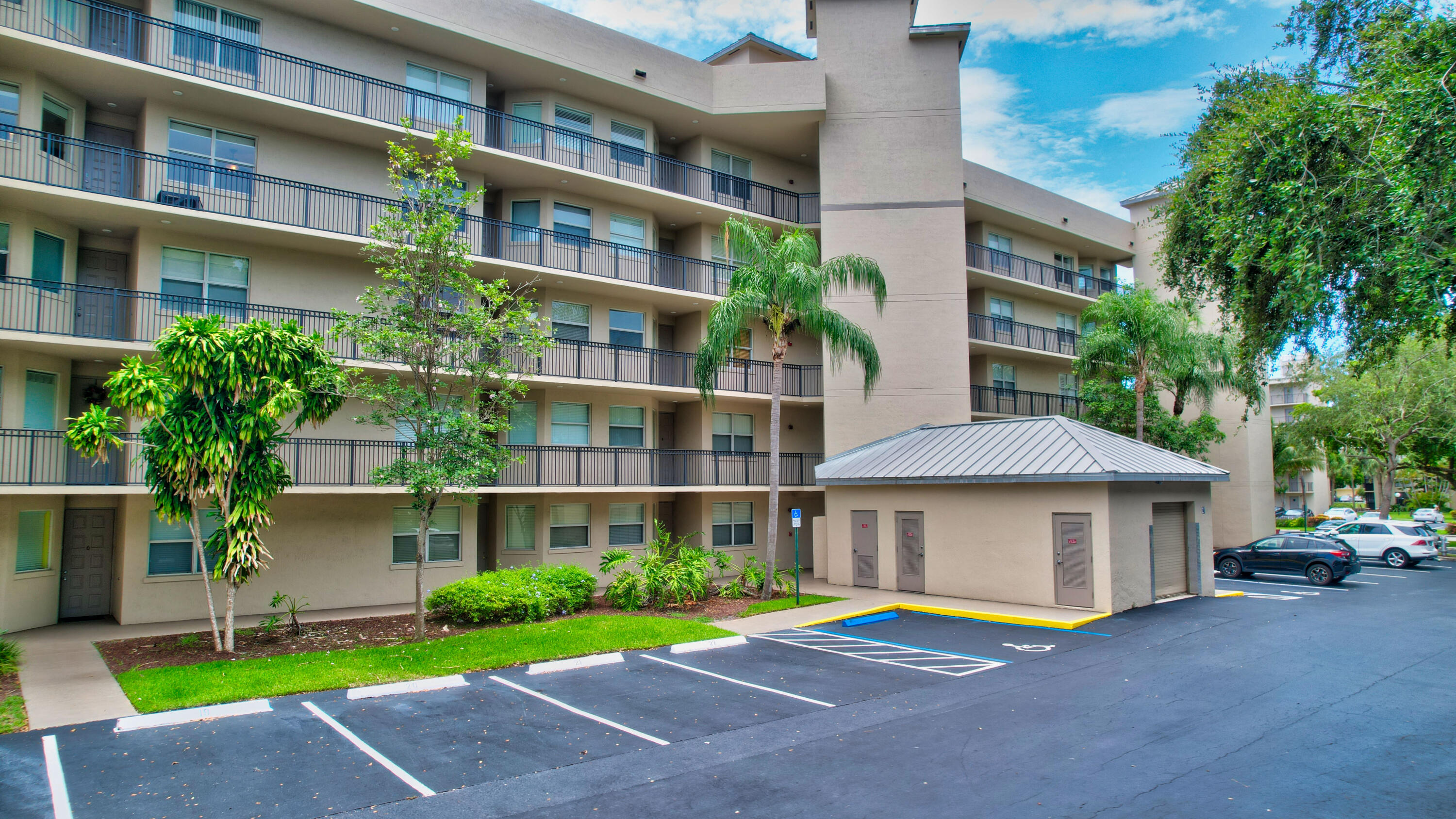 27 Royal Palm Way, Unit 401 Boca Raton, FL 33432 - Photo 2 of 60 01_dji_0842_3_4_5_6