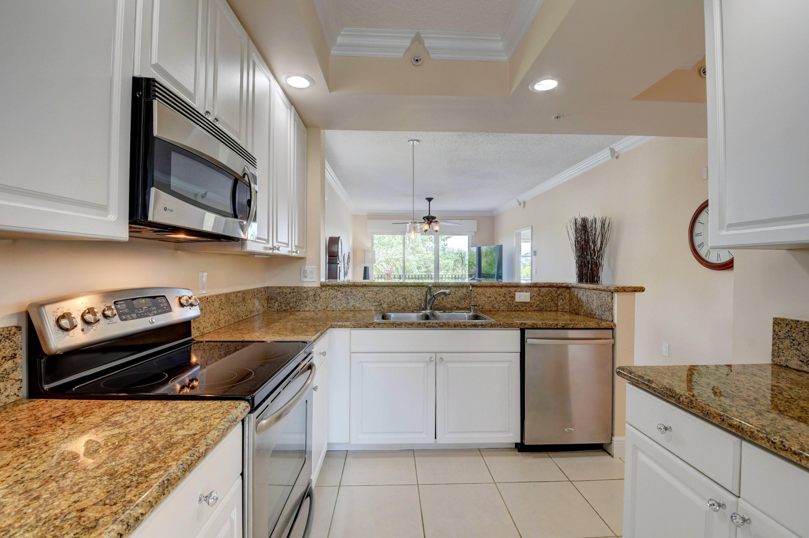 27 Royal Palm Way, Unit 401 Boca Raton, FL 33432 - Photo 10 of 60 22_dsc_9602_3_4_5_6