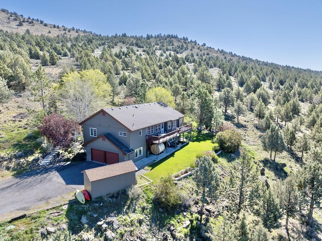 13351 Crystal Springs Road Klamath Falls, OR 97603 - Photo 51 of 51 an aerial view of a house with a yard
