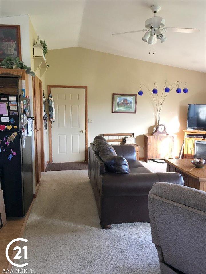 13818 Burt Road Capac, MI 48014 - Photo 6 of 39 31304978-5.JPG