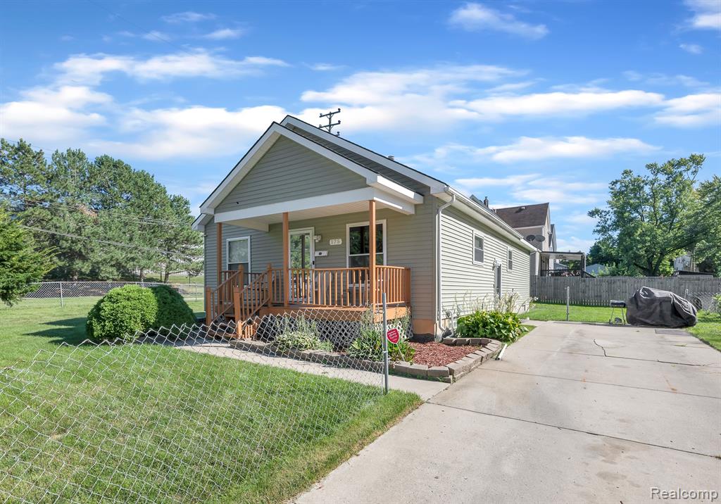 175 Rockwell Street Pontiac, MI 48341 - Photo 1 of 29