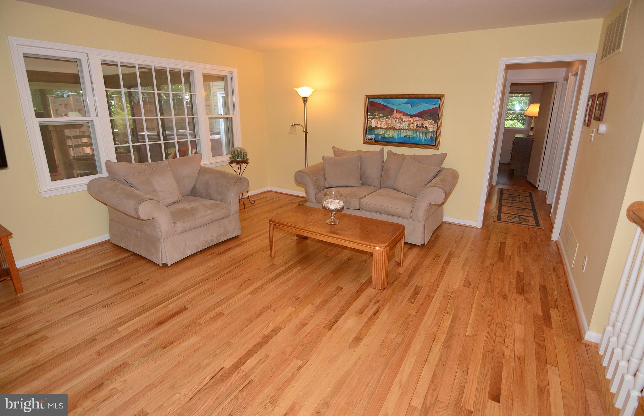 486 Chestnut Road Severna Park, MD 21146 - Photo 12 of 30 Living Room