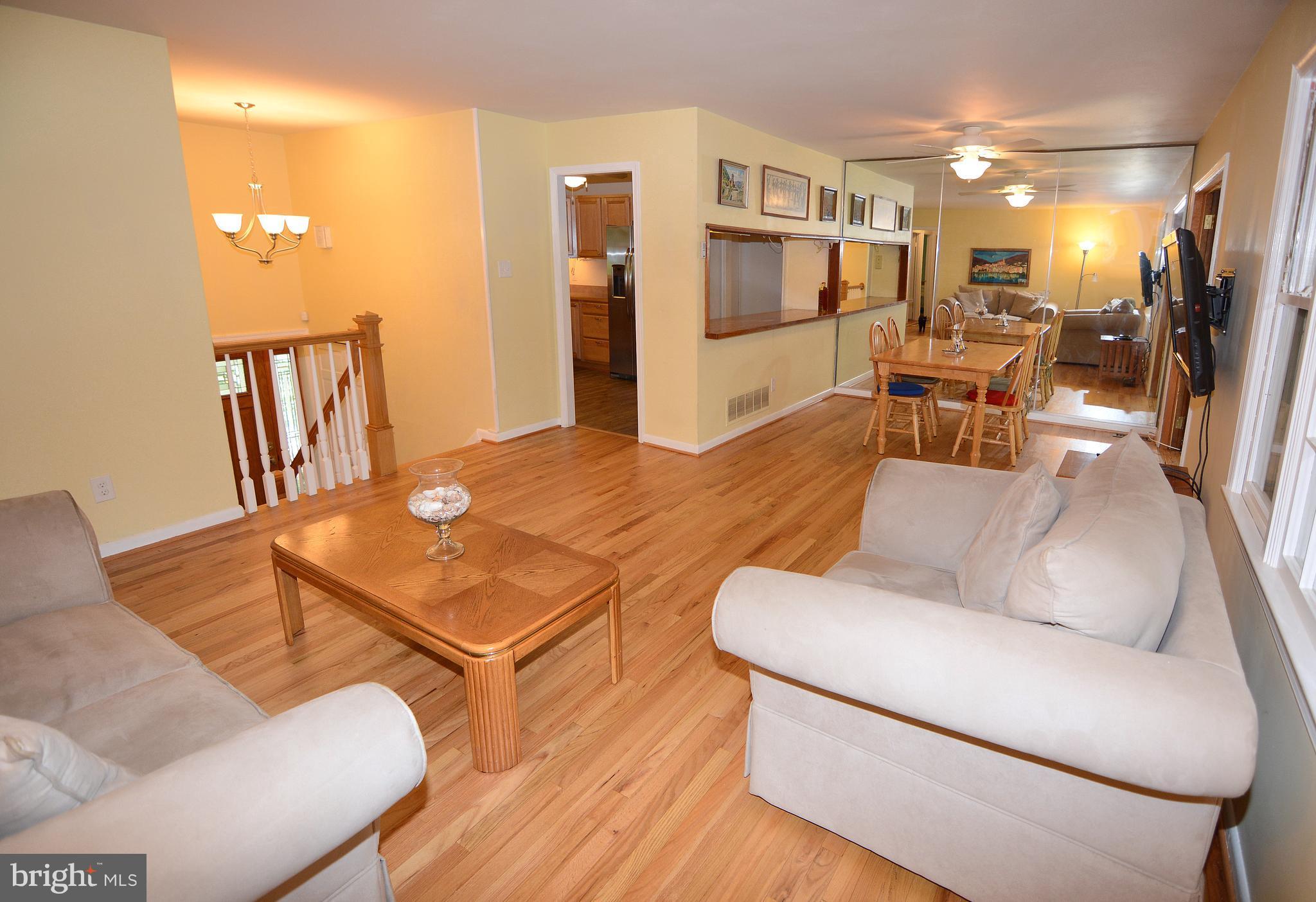 486 Chestnut Road Severna Park, MD 21146 - Photo 13 of 30 Living Room