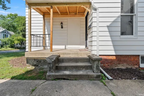 $180,700 | 1712 Illinois Street, Fort Wayne, IN 46808