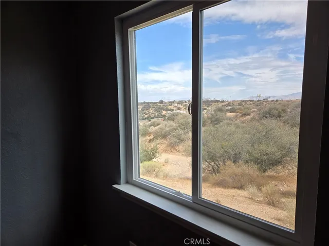 $1,800 | 6467 Oak Hill Road, Unit B, Oak Hills, CA 92344