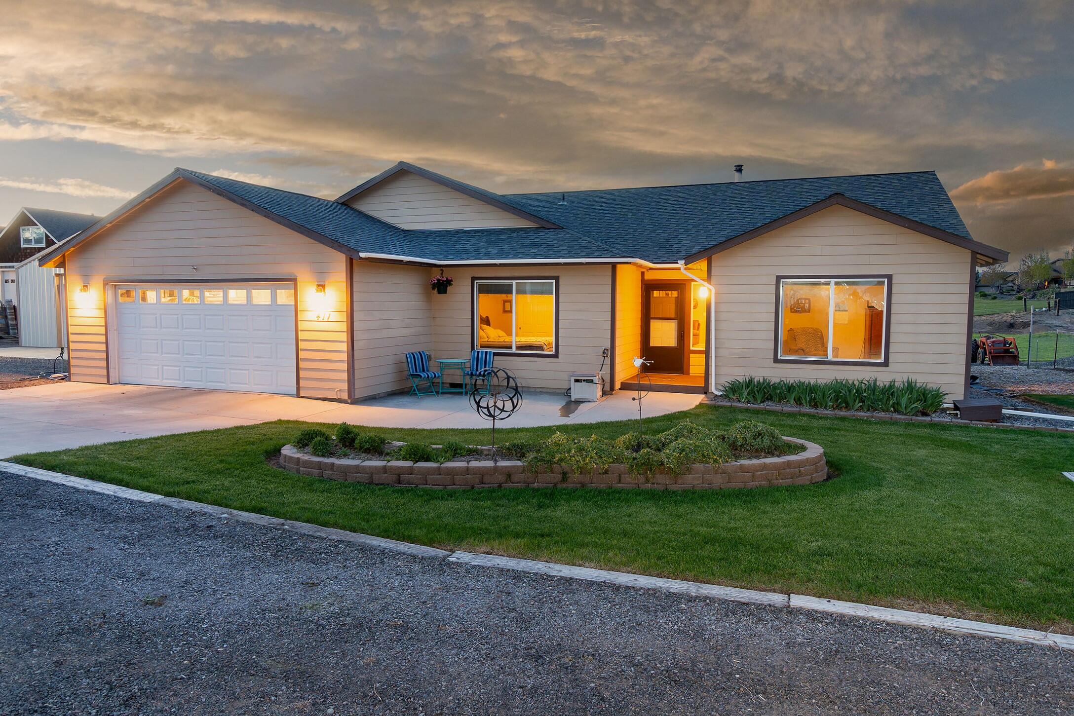 411 Northwest Mc Donald Road Prineville, OR 97754 - Photo 2 of 47 Gorgeous setting