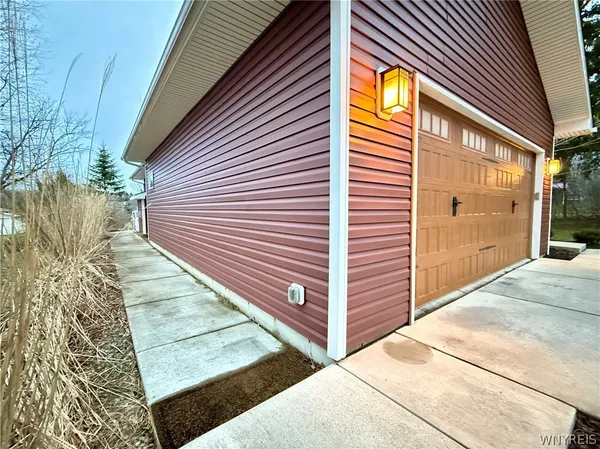 $429,900 | 6606 Gartman Road, Orchard Park, NY 14127