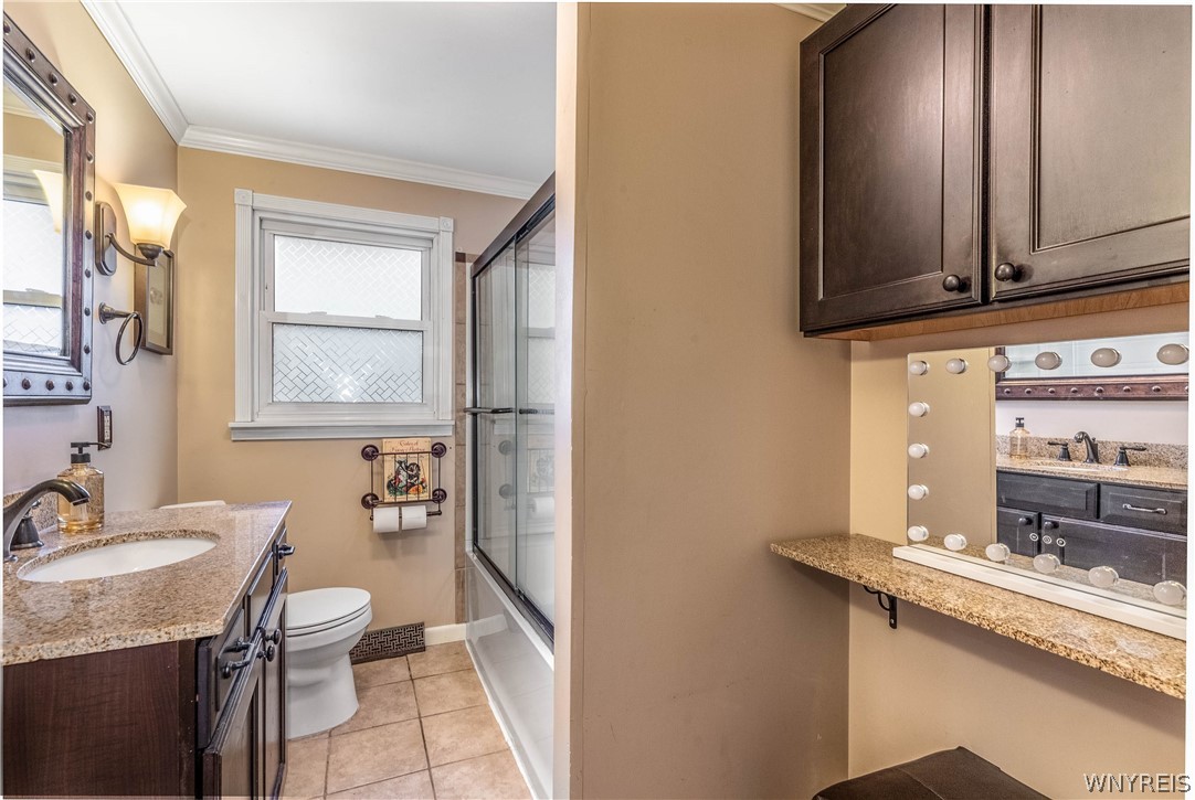 6606 Gartman Road Orchard Park, NY 14127 - Photo 25 of 50 Full Bath with granite counters and vanity.