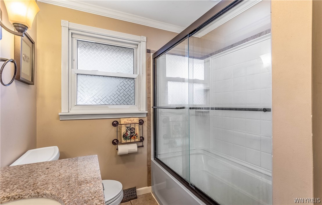 6606 Gartman Road Orchard Park, NY 14127 - Photo 26 of 50 Glass Shower Doors with full Bathtub.