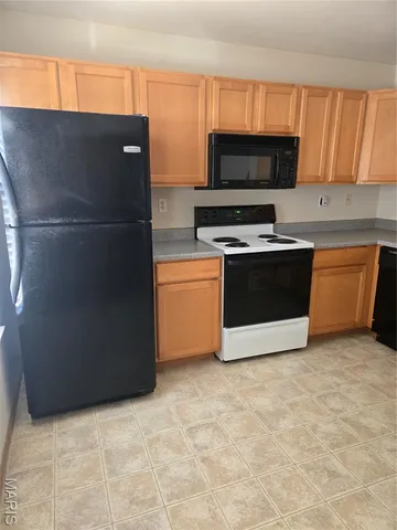 $179,900 | 42 Kingston Drive, Moscow Mills, MO 63362