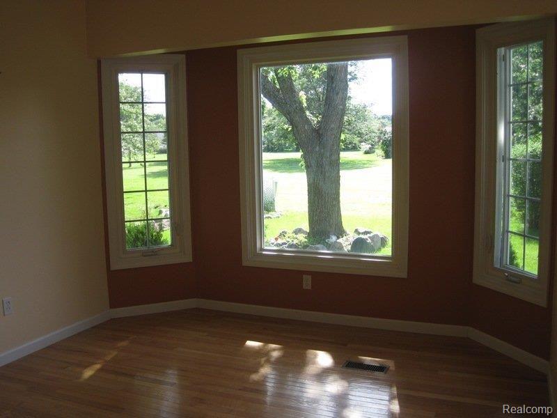 7599 Kingsbridge Road Canton, MI 48187 - Photo 17 of 29 Knightsbridge Rd 008.jpg
