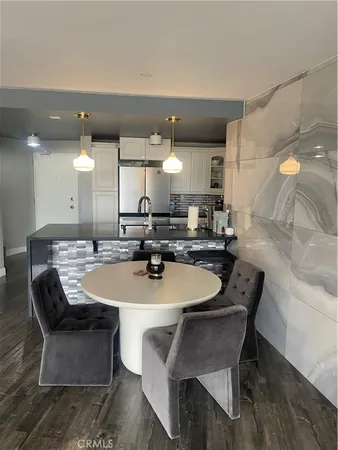 $925,000 | 700 East Ocean Boulevard, Unit 1002, Long Beach, CA 90802