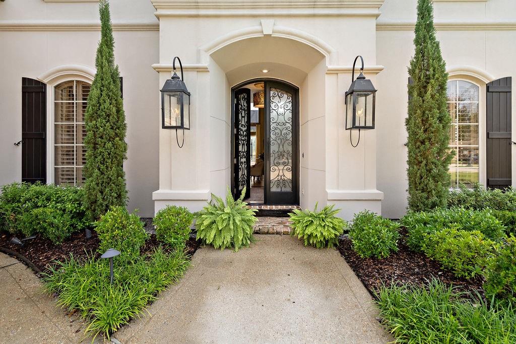 74 Robyn Place Mandeville, LA 70471 - Photo 2 of 48