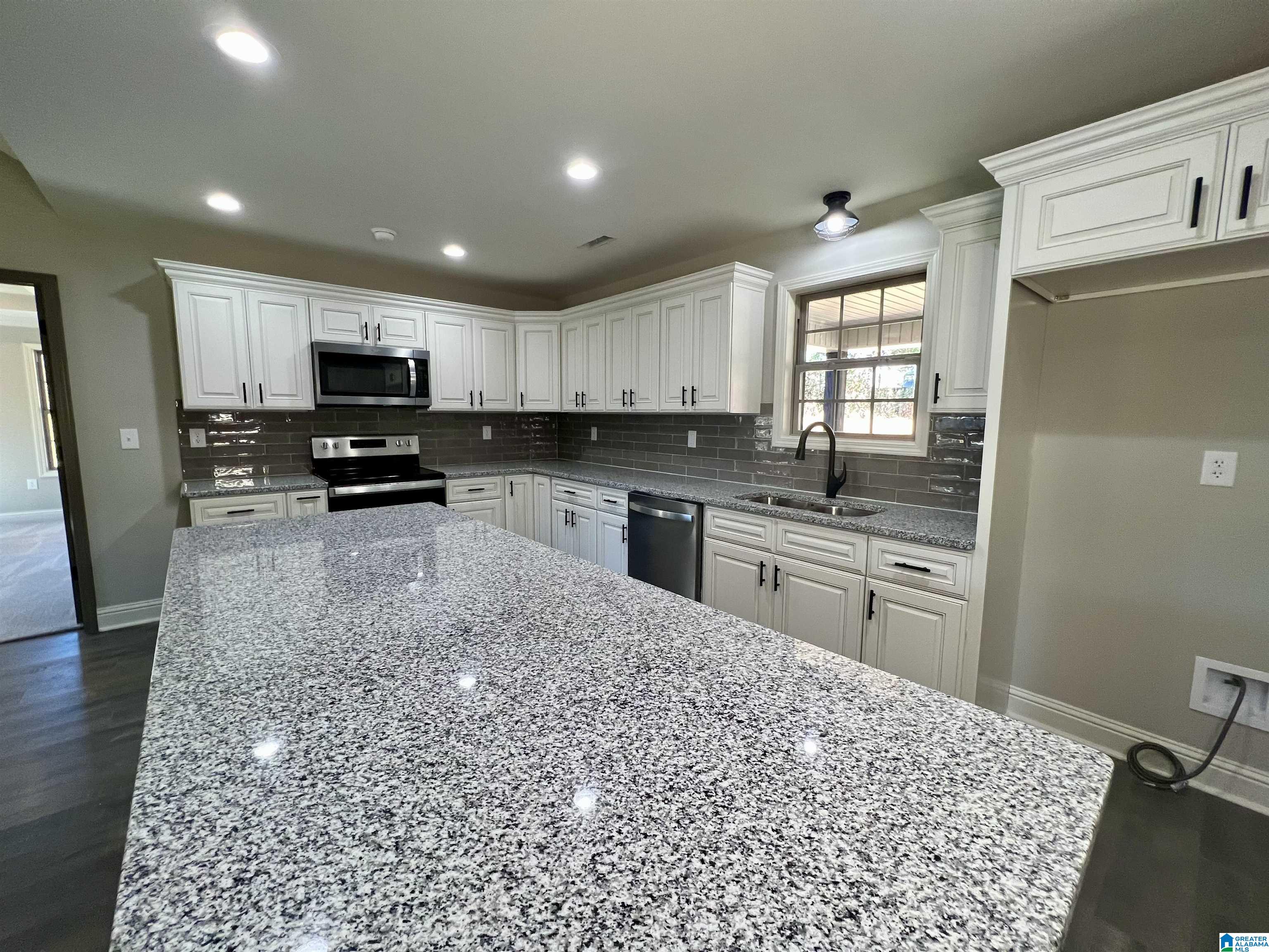 408 17th Street Clanton, AL 35045 - Photo 9 of 27