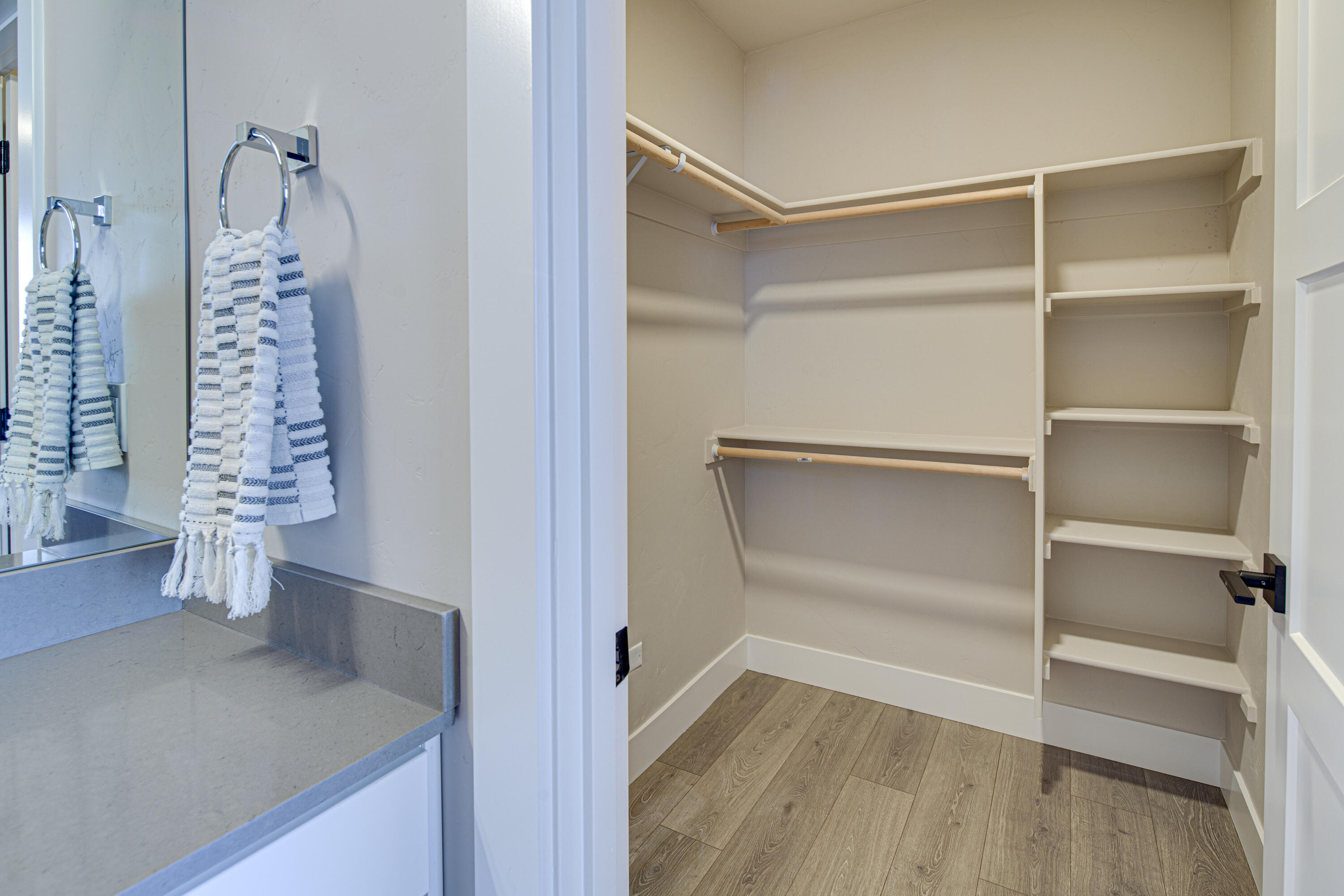 63101 Boyd Acres Road Bend, OR 97701 - Photo 5 of 30 Master Walk-in Closet