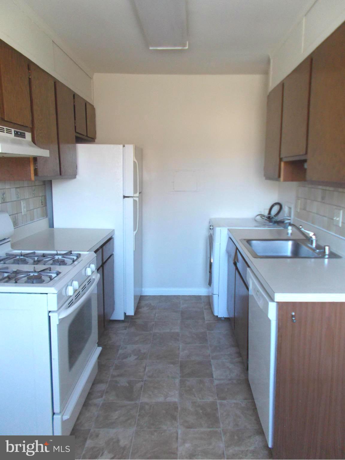 3352 Hewitt Avenue, Unit 202 Silver Spring, MD 20906 - Photo 10 of 19 Kitchen