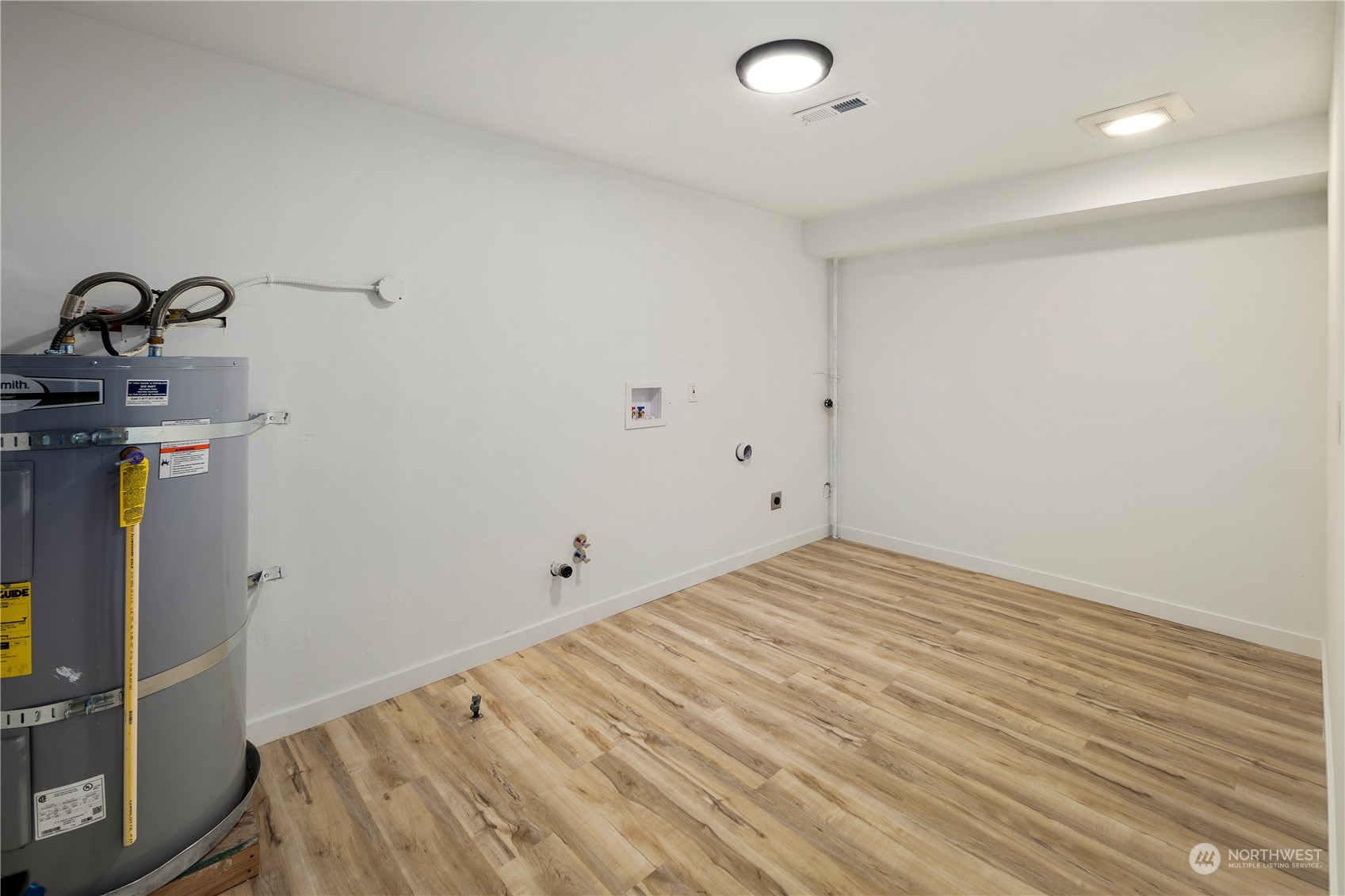 2823 South Bateman Street Seattle, WA 98108 - Photo 35 of 39 a view of empty room