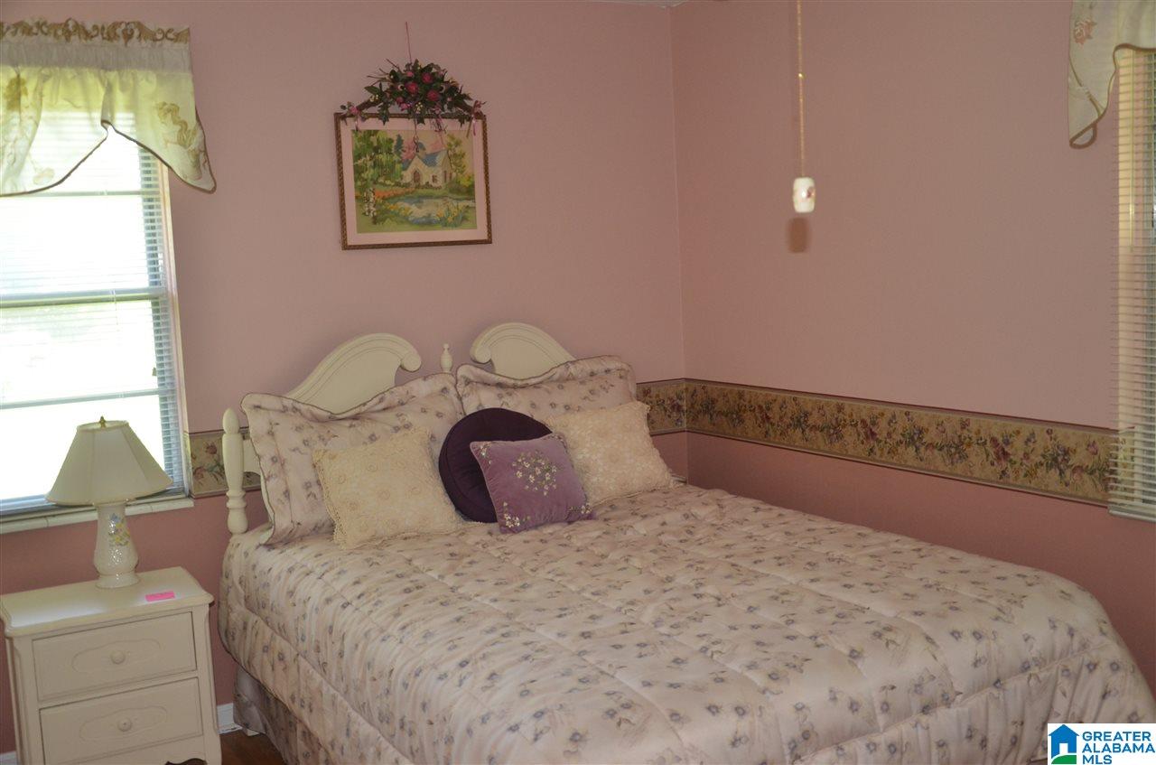 628 Cambridge Road Bessemer, AL 35023 - Photo 10 of 29