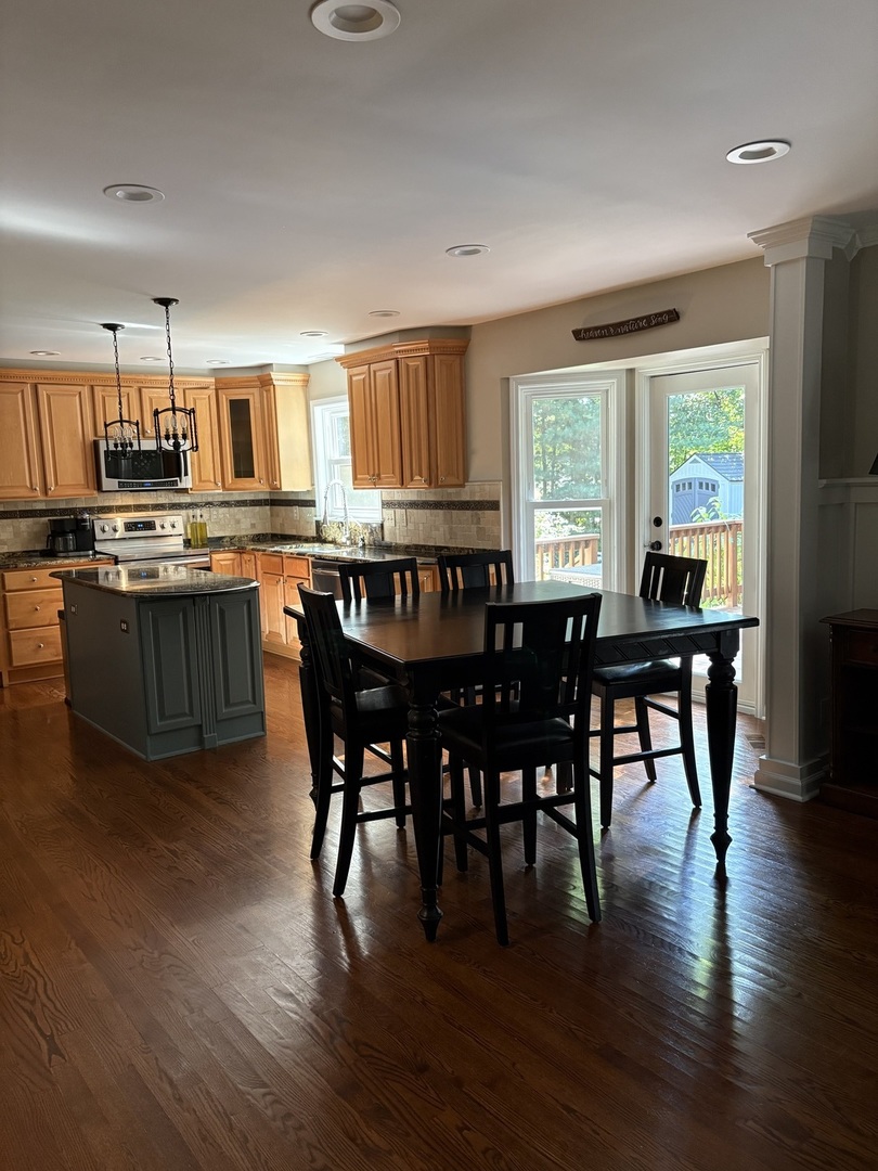 2030 Forest Ridge Road St. Charles, IL 60174 - Photo 11 of 23