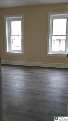 a view of empty room with window