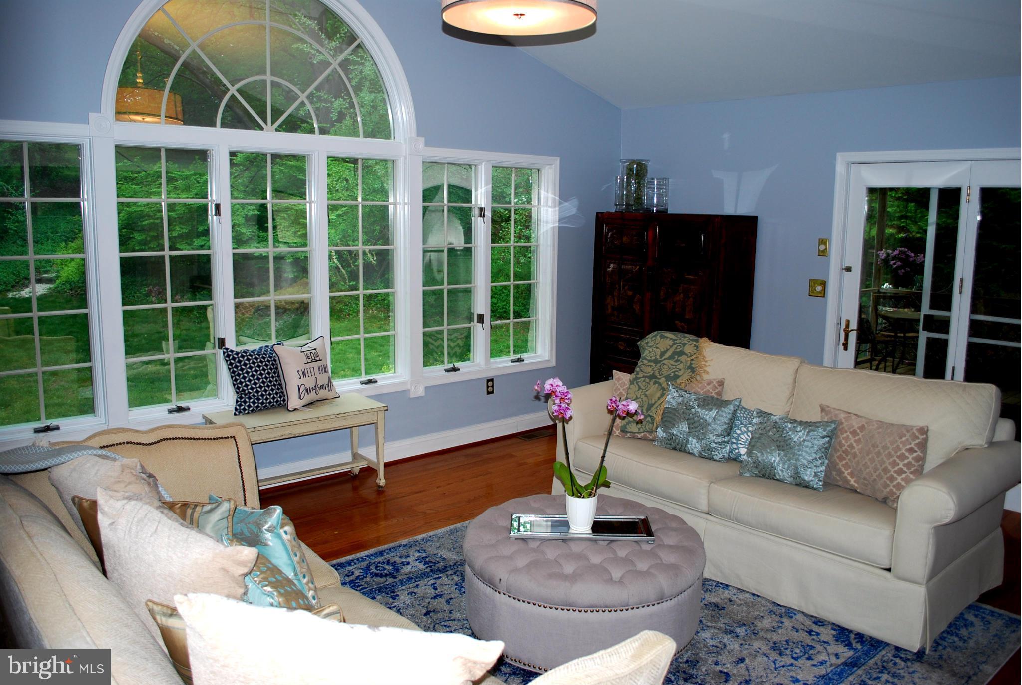 985 St George Barber Road Davidsonville, MD 21035 - Photo 5 of 30 Living Room 2