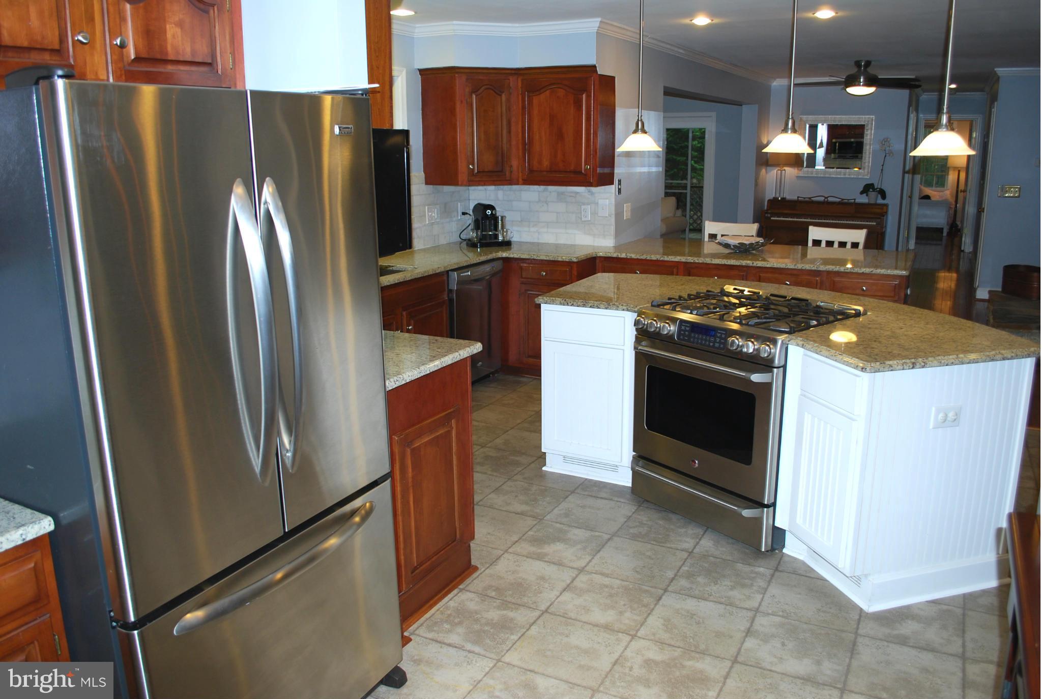 985 St George Barber Road Davidsonville, MD 21035 - Photo 10 of 30 Chef's kitchen with stainless steel appliances