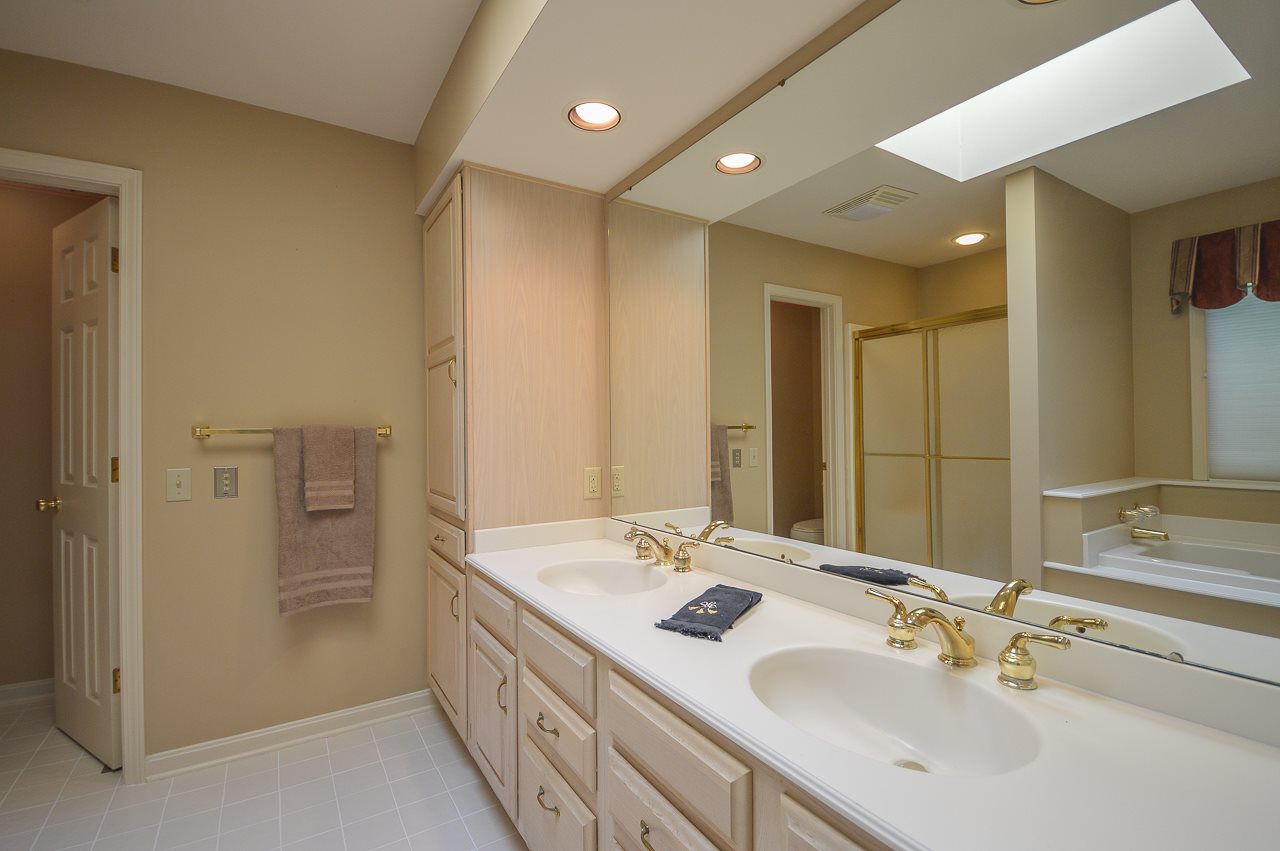 1301 Timberlake Road Evansville, IN 47710 - Photo 11 of 21 Gallery Image 11