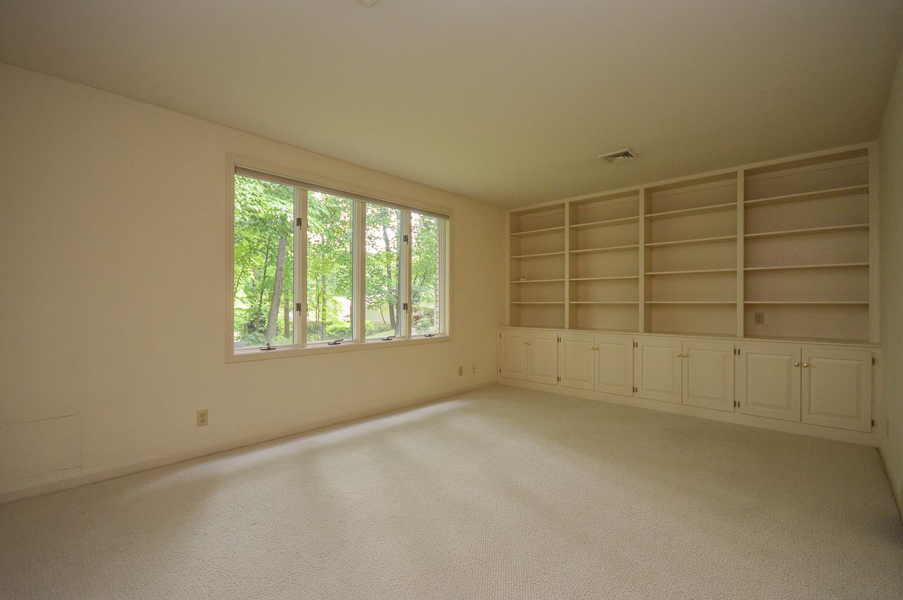 1301 Timberlake Road Evansville, IN 47710 - Photo 15 of 21 Gallery Image 15